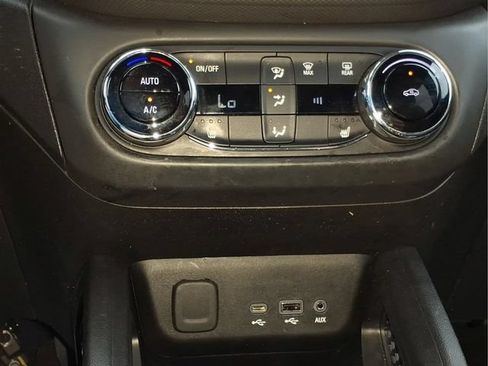 Used 2022 Chevrolet TrailBlazer LT w/ Convenience Package FWD image 20