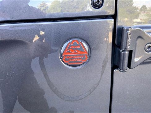 Certified 2024 Jeep Gladiator Mojave AWD/4WD image 8