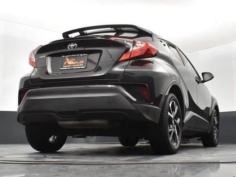 Used 2022 Toyota C-HR XLE image 13