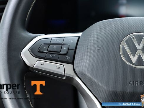 Used 2022 Volkswagen Tiguan SE image 60