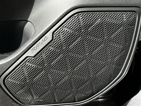 Used 2023 Toyota RAV4 XLE Premium image 22