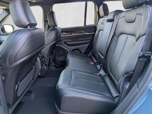 New 2026 Jeep Grand Cherokee Limited w/ Limited Altitude Package AWD/4WD image 17