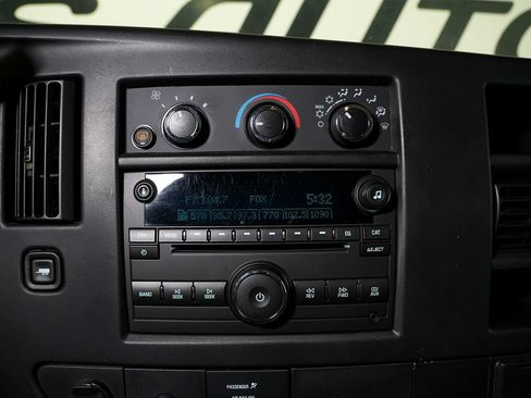 Used 2016 Chevrolet Express 3500 LT w/ LT Preferred Equipment Group RWD image 12