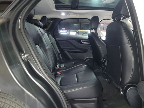 Used 2018 Jaguar F-PACE image 30