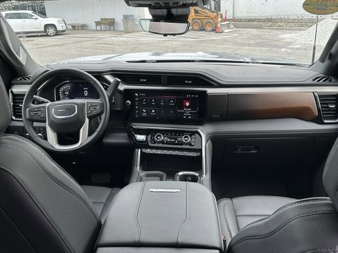 Used 2025 GMC Sierra 2500 Denali w/ Denali Reserve Package image 19