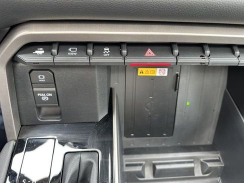 New 2024 Toyota Tundra Limited AWD/4WD image 18