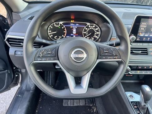 Certified 2025 Nissan Altima 2.5 SV image 15