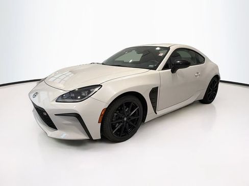 Used 2023 Toyota GR86 Premium w/ ALL Weather Mat Package (TMS) RWD image 3