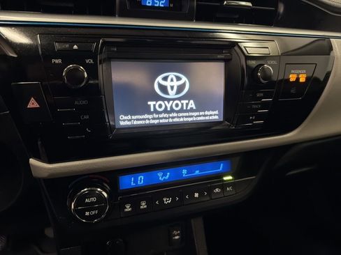 Used 2014 Toyota Corolla LE FWD image 24