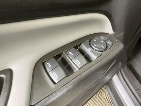 Used 2024 Chevrolet Equinox LS w/ LS Convenience Package AWD/4WD image 17