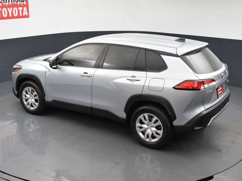 Used 2022 Toyota Corolla Cross L AWD/4WD image 18