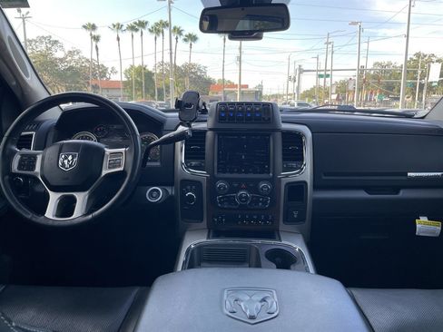 Used 2018 RAM 3500 Laramie w/ Convenience Group AWD/4WD image 3