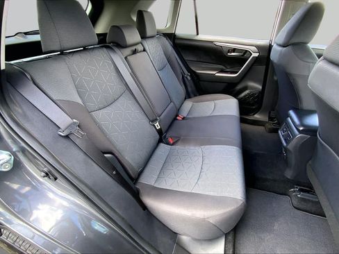 Used 2025 Toyota RAV4 XLE w/ Convenience Package FWD image 19