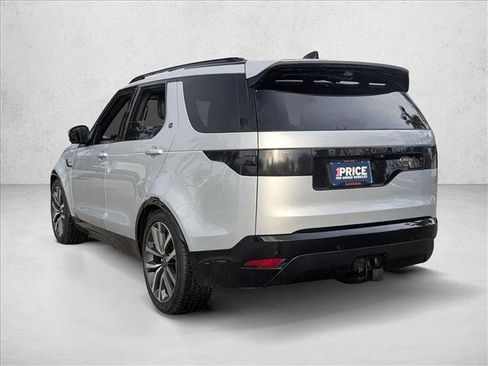 Used 2021 Land Rover Discovery S R-Dynamic image 8
