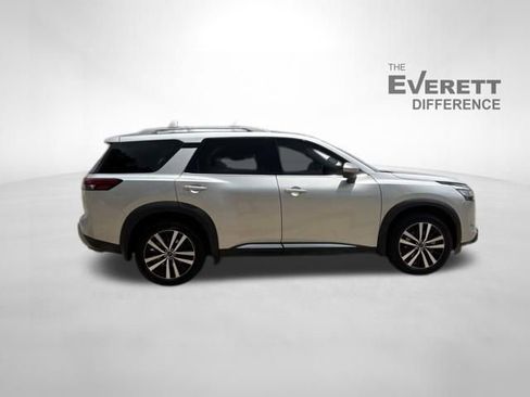 Used 2024 Nissan Pathfinder Platinum FWD image 8