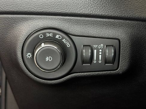 Used 2018 Jeep Compass Trailhawk w/ Leather Interior Group AWD/4WD image 18