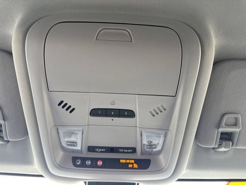 Used 2020 Chevrolet Equinox LT AWD/4WD image 19