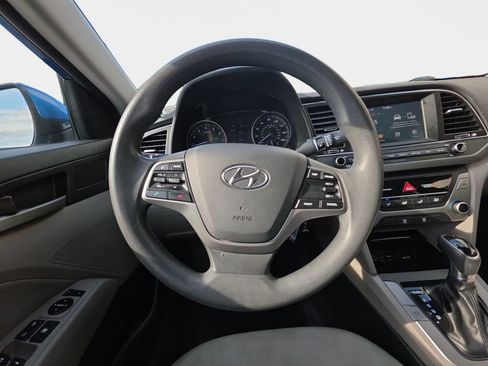 Used 2017 Hyundai Elantra SE FWD image 11