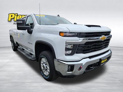 Used 2025 Chevrolet Silverado 2500 LT w/ Convenience Package AWD/4WD image 8
