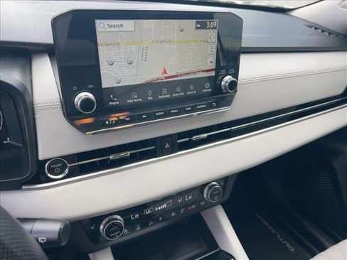 Used 2023 Mitsubishi Outlander SEL image 15