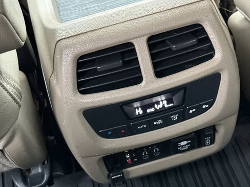 Used 2017 Honda Pilot Touring image 13