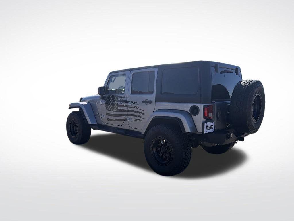 Used 2018 Jeep Wrangler Unlimited Sahara AWD/4WD image 3