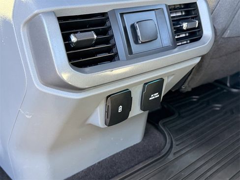 Used 2022 Ford F150 XLT w/ Equipment Group 302A High image 16