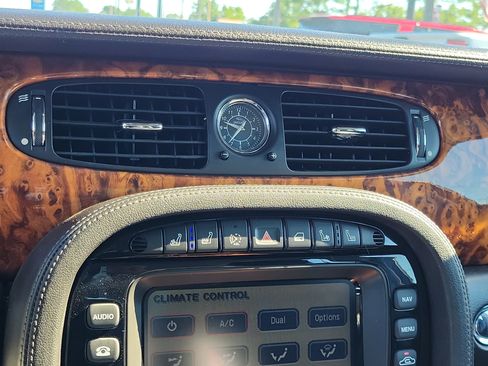 Used 2008 Jaguar XJ8 L RWD image 26
