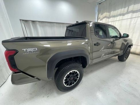 Used 2026 Toyota Tacoma TRD Off-Road AWD/4WD image 4