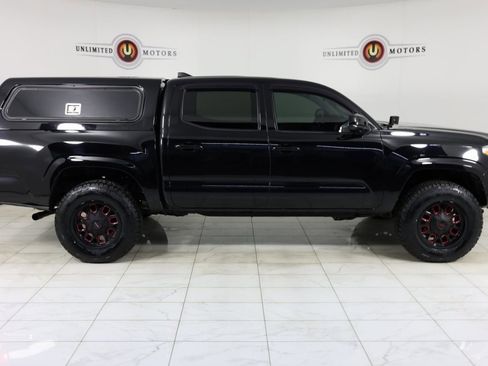Used 2017 Toyota Tacoma SR image 2
