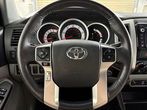 Used 2015 Toyota Tacoma 4x4 Double Cab w/ Limited Package image 14