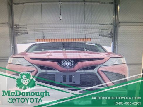 Used 2024 Toyota Camry XSE w/ Navigation Package image 15