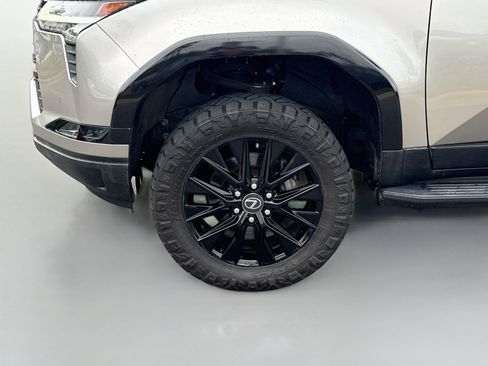 Used 2024 Lexus GX 550 w/ Cold Area Package AWD/4WD image 31
