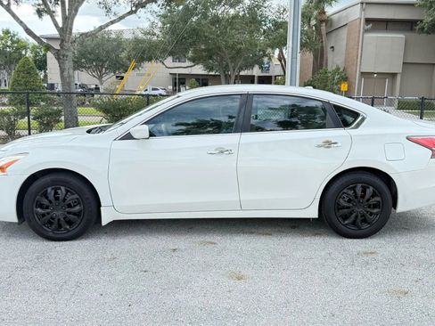 Used 2015 Nissan Altima 2.5 S w/ Power Driver Seat Package FWD image 1