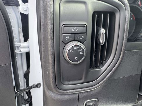Used 2025 Chevrolet Silverado 1500 W/T image 23