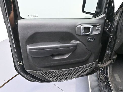 Used 2023 Jeep Gladiator Sport image 9