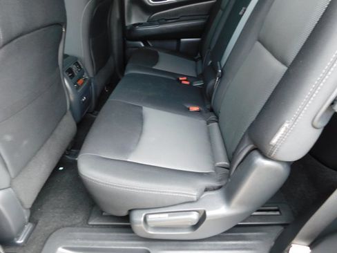 Used 2019 Nissan Pathfinder S AWD/4WD image 25