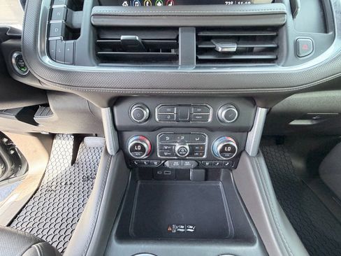 Used 2021 GMC Yukon SLT AWD/4WD image 18