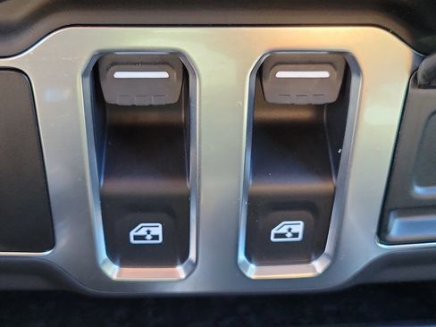 Used 2025 Jeep Wrangler Sport image 24