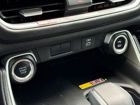 Used 2025 Toyota Grand Highlander AWD image 27