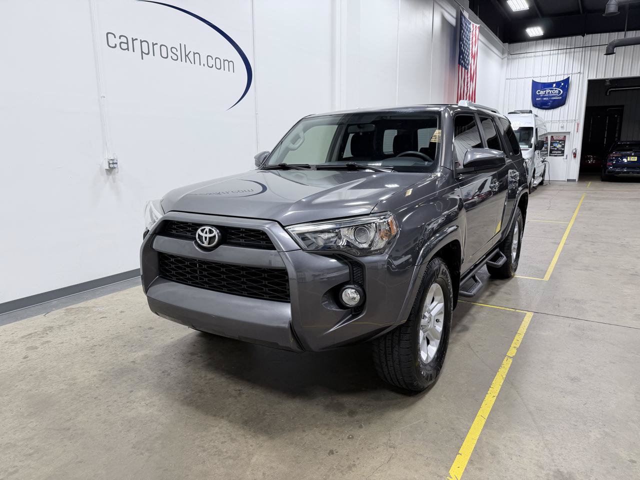 Used 2017 Toyota 4Runner SR5 RWD image 3
