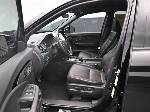 Used 2023 Honda Ridgeline Black Edition image 9
