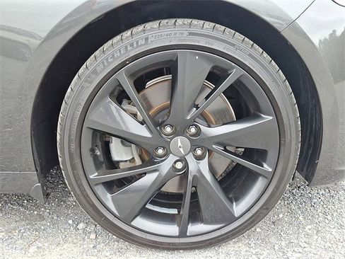 Used 2023 Genesis G70 3.3T w/ Sport Advanced Package image 9