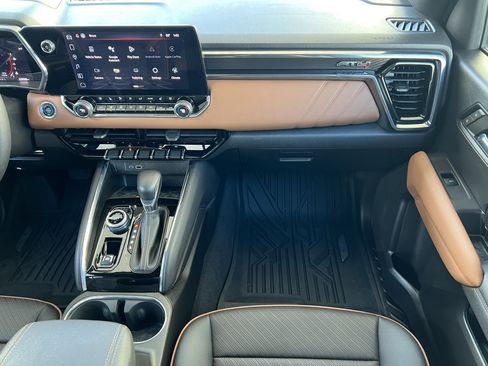 Used 2023 GMC Canyon AT4 w/ AT4 Premium Package image 30