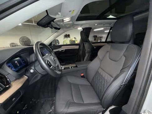 Used 2025 Volvo XC90 B6 Plus AWD/4WD image 2