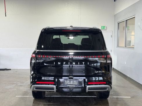 Certified 2025 INFINITI QX80 Luxe image 5