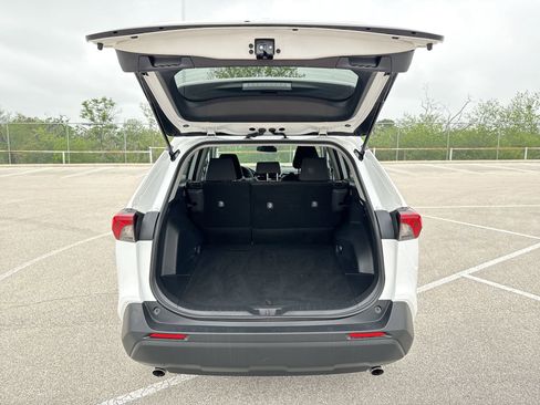 Certified 2025 Toyota RAV4 LE FWD image 19