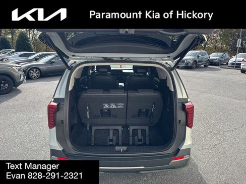 Used 2025 Kia Carnival SX Prestige image 9