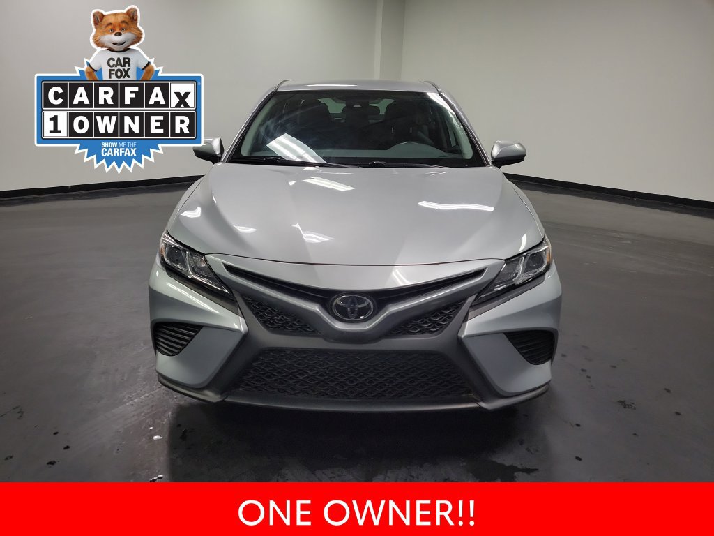 Used 2020 Toyota Camry SE FWD image 3
