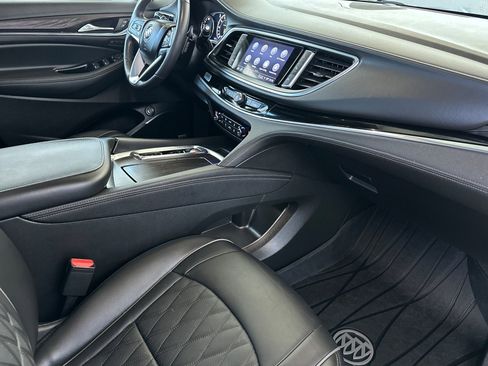 Used 2023 Buick Enclave Avenir w/ Avenir Technology Package image 21